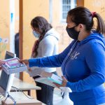 425 ESTUDIANTES DEL LICEO ALTO JAHUEL RECIBIERON HOY TABLETS PARA SU EDUCACIÓN A DISTANCIA