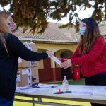 LOS ROSALES DEL BAJO: MATRÍCULA COMPLETA DE 1RO A 6TO BÁSICO RECIBEN TABLETS E INTERNET PARA CLASES EN LÍNEA