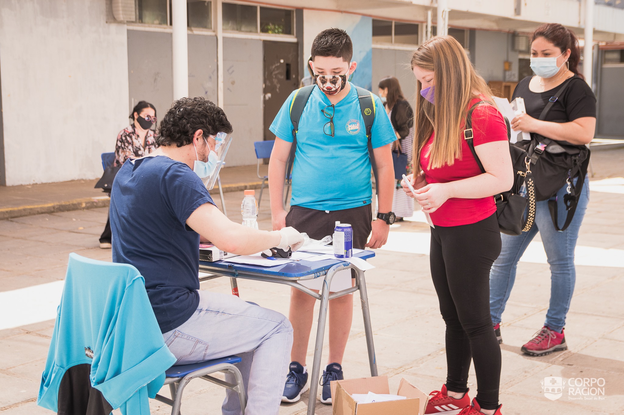 LICEO A-131: ESTABLECIMIENTO ENTREGA 269 TABLETS A ESTUDIANTES