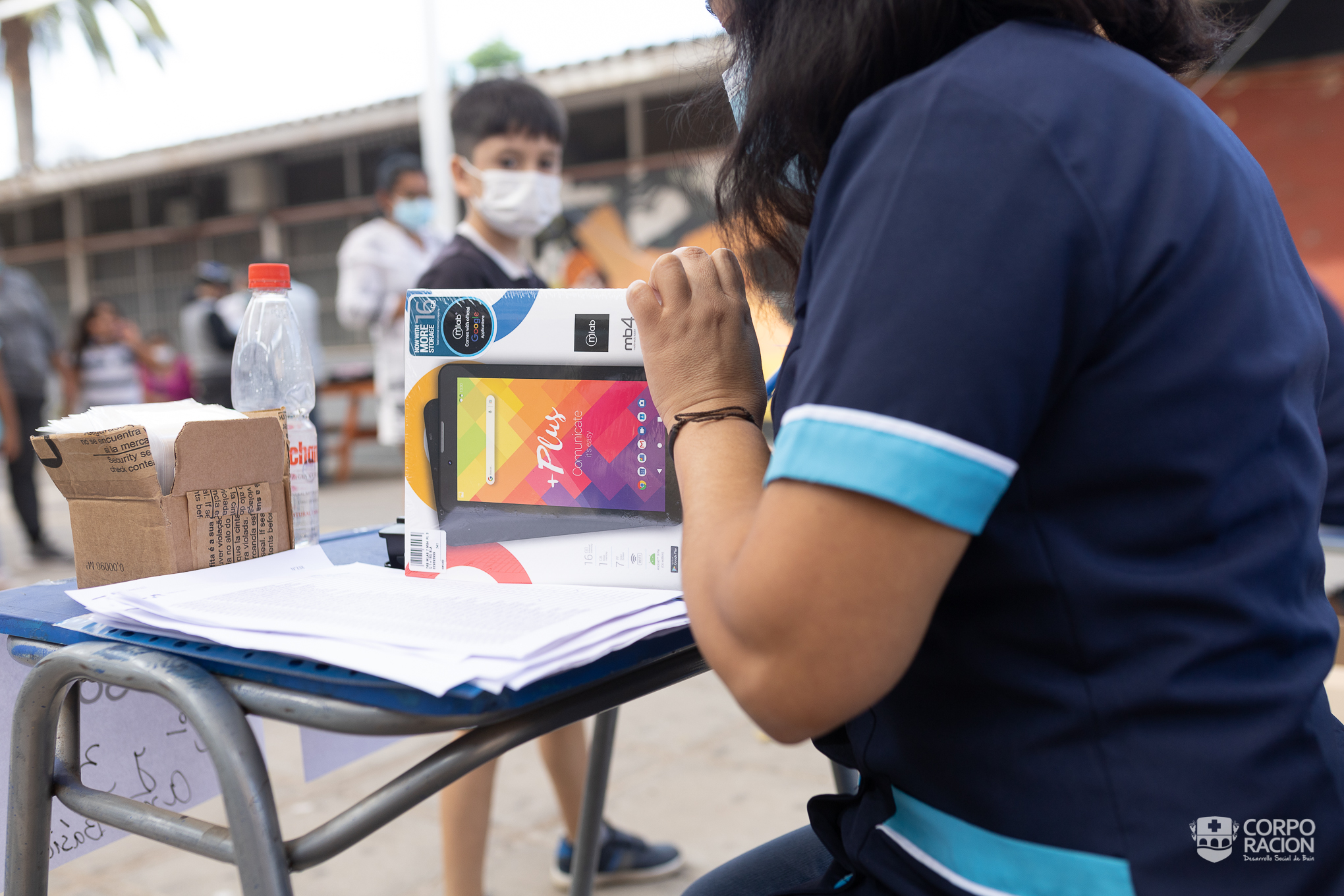 ESTABLECIMIENTOS EDUCACIONALES INICIAN ENTREGA DE TABLETS A LOS ESTUDIANTES