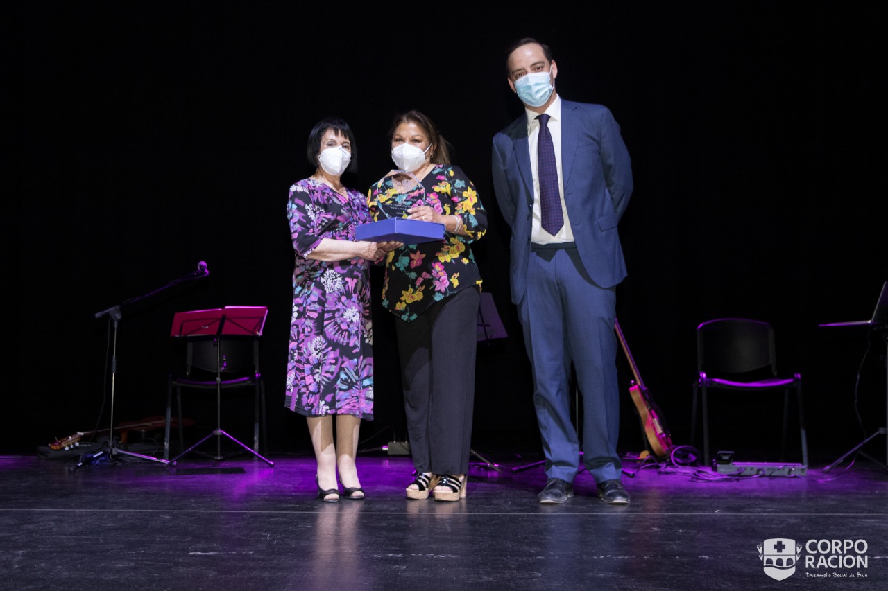 RECONOCIMIENTO DE TRAYECTORIA A ASISTENTES DE LA EDUCACIÓN